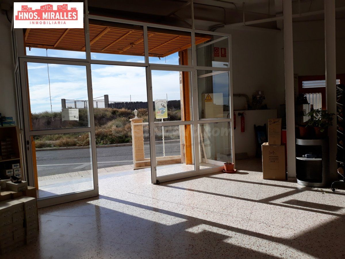 Se vende Nave de EXPOSICION en 3 plantas  Poligono Industria