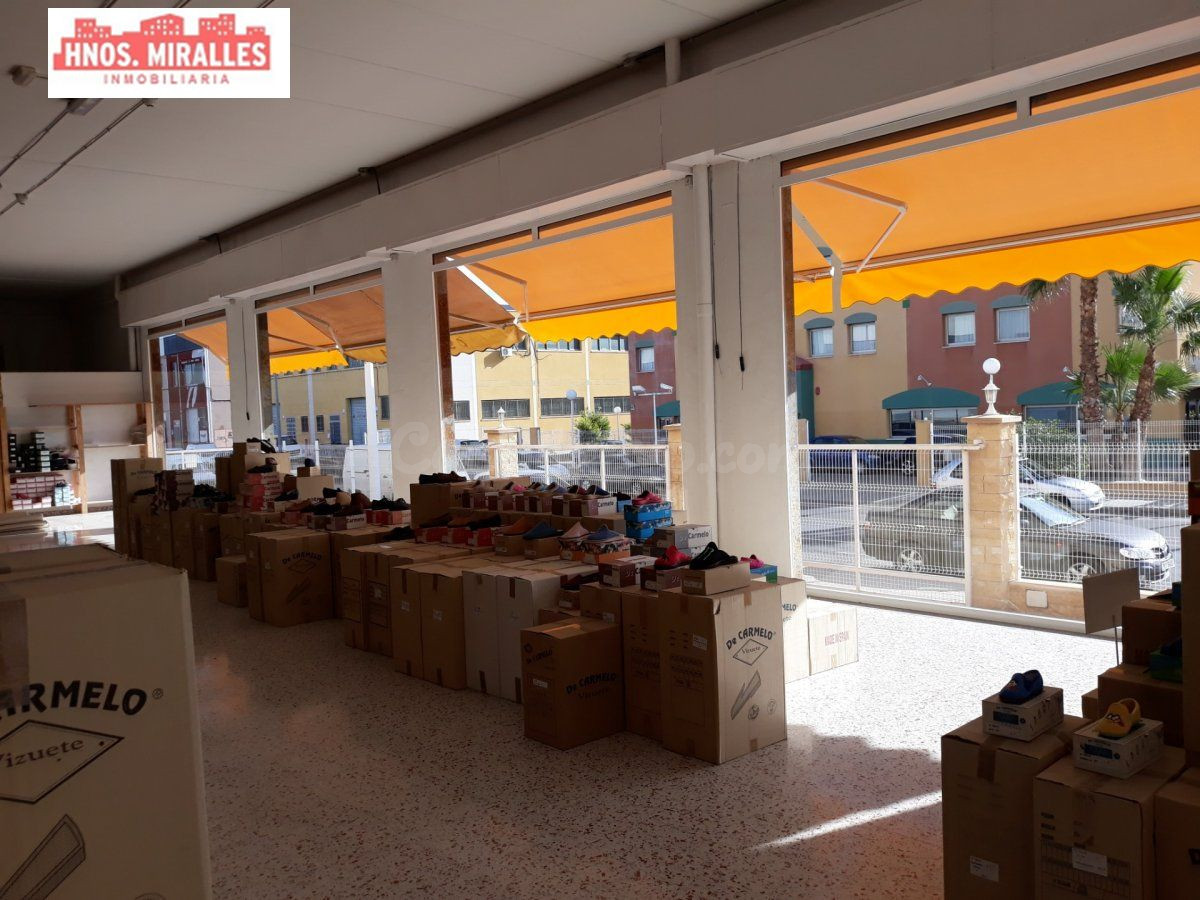 Se vende Nave de EXPOSICION en 3 plantas  Poligono Industria - foto 3