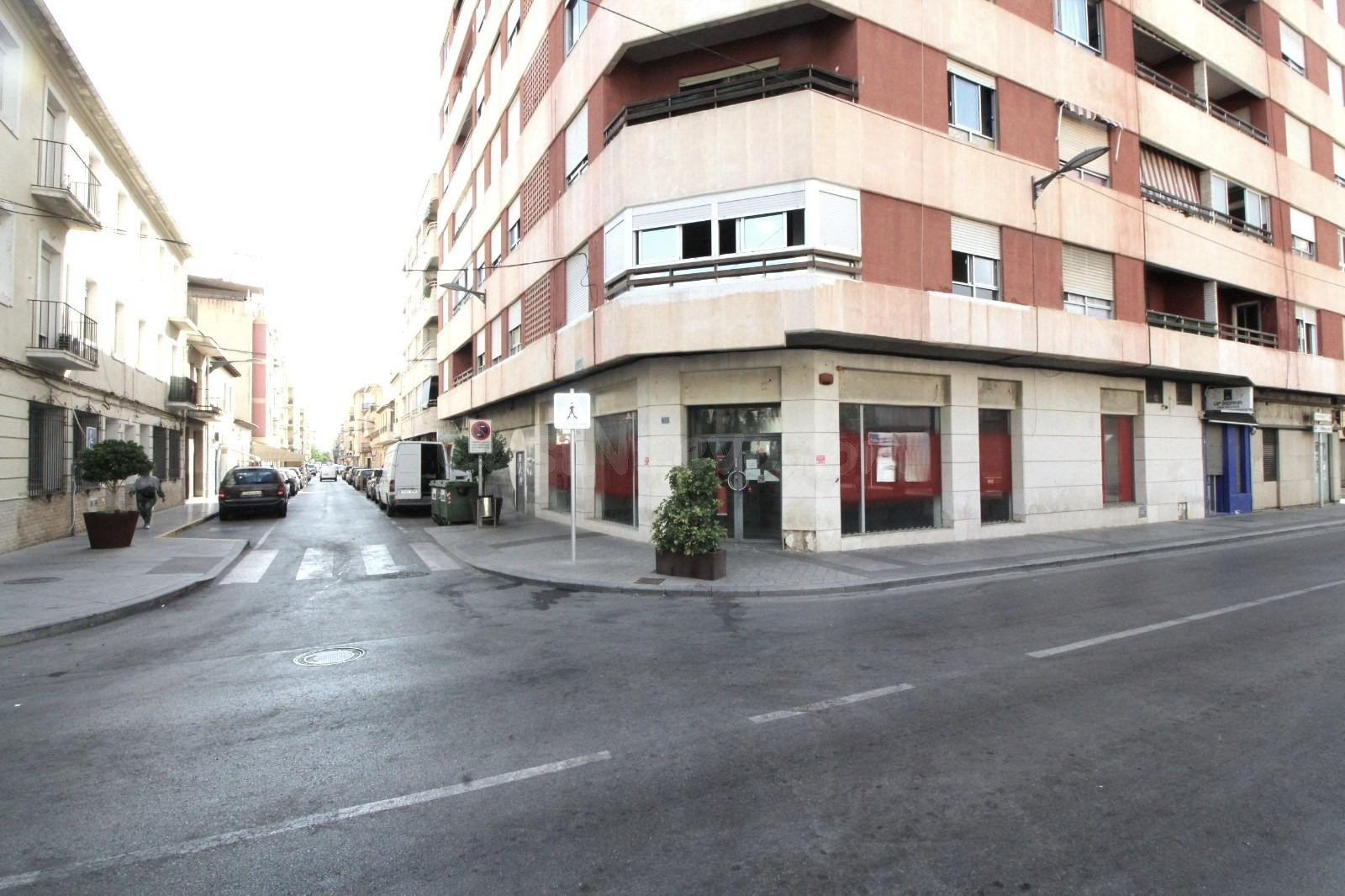 Amplio Local Comercial en Almoradí, Alicante - ¡Impulsa tu N - foto 2