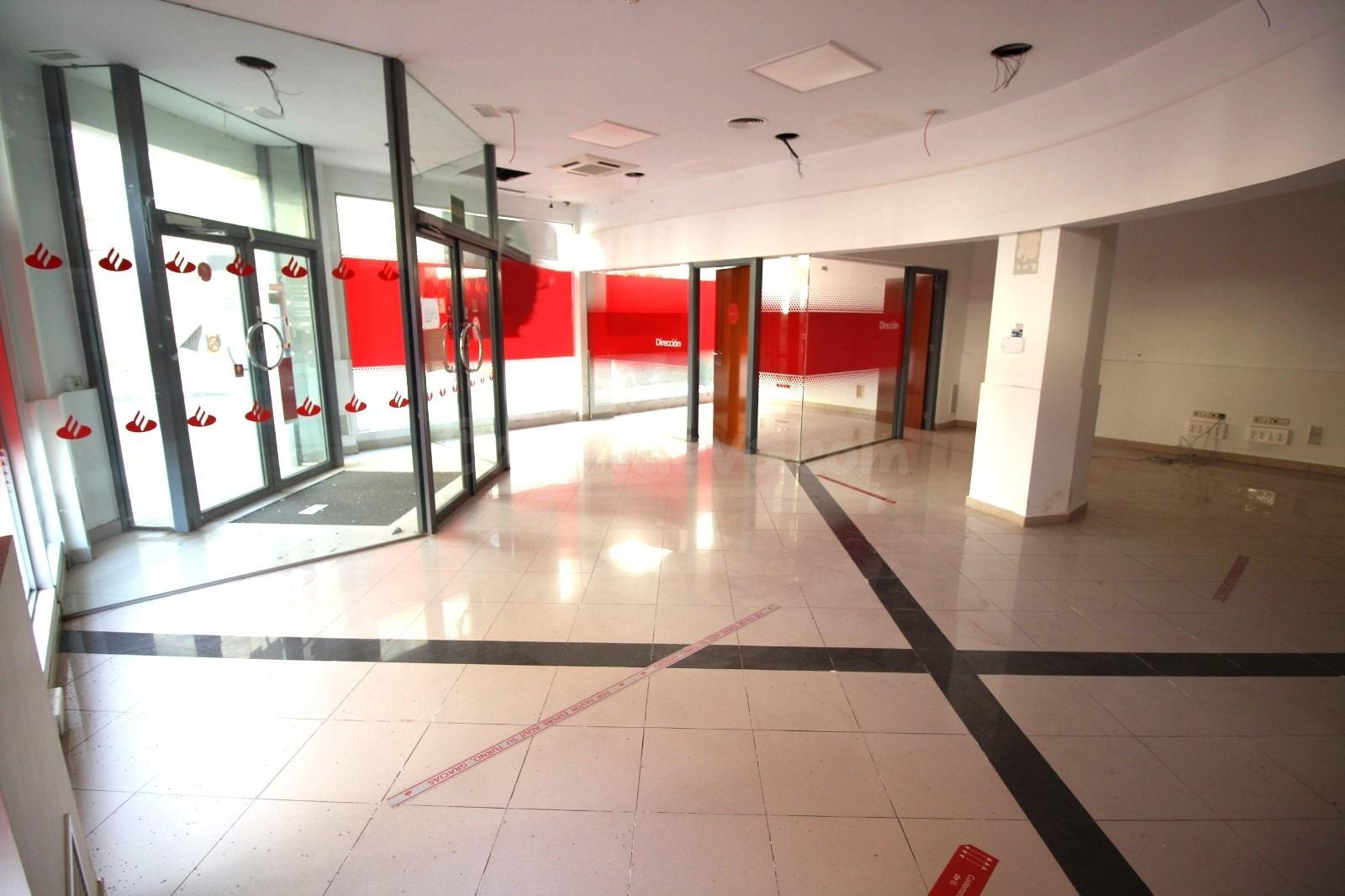 Amplio Local Comercial en Almoradí, Alicante - ¡Impulsa tu N - foto 3