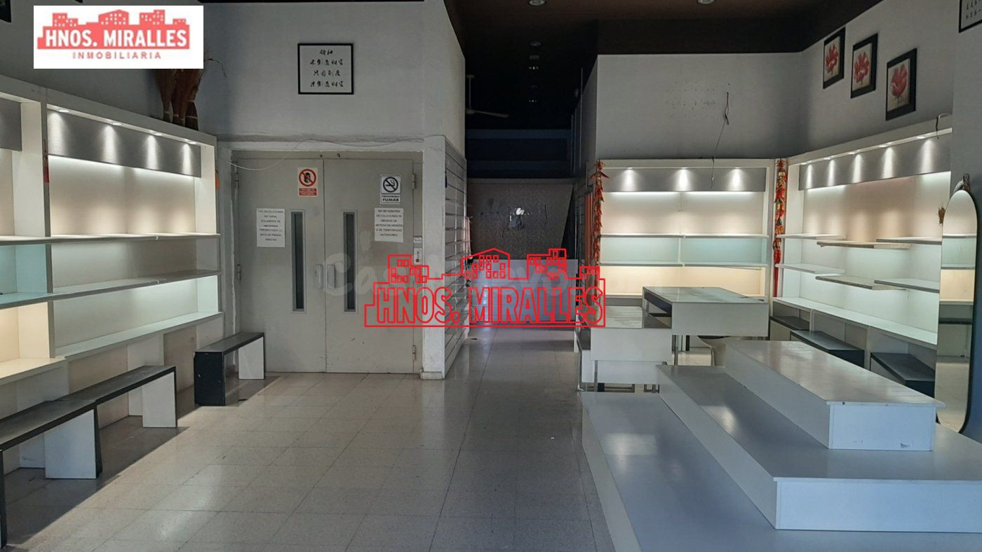 INTERESANTE NAVE EN EL POLIGONO DE CARRUS DE UNOS 1,600M2 , 