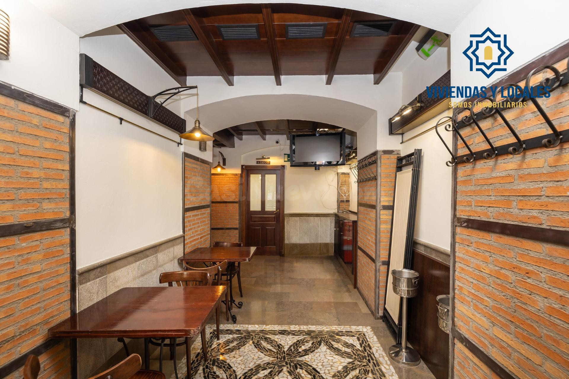 Oportunidad. Local con licencia de Bar-Restaurante en zona d - foto 3