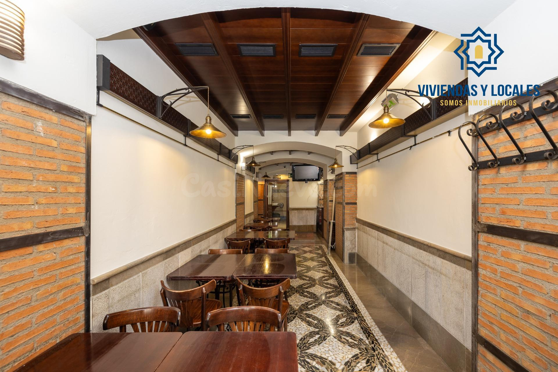 Oportunidad. Local con licencia de Bar-Restaurante en zona d - foto 4