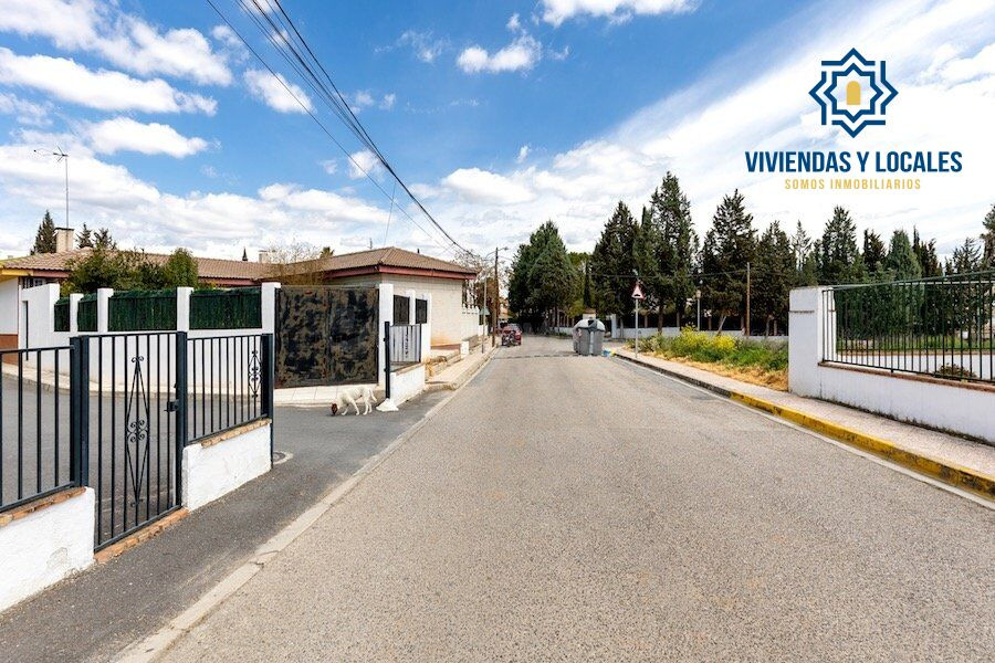 Solar Urbanización Parque del Cubillas con Proyecto Básico y - foto 2
