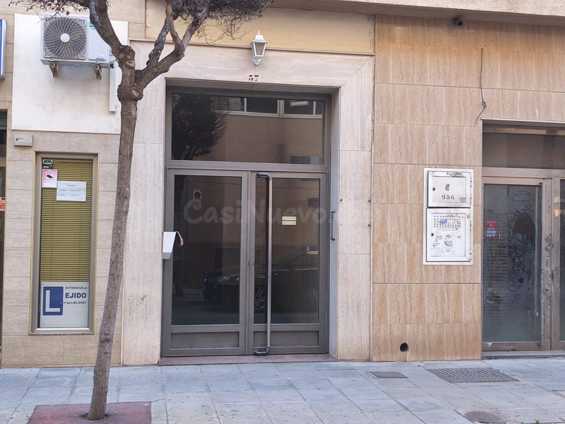 Local comercial de nueva construcción en alquiler - foto 3