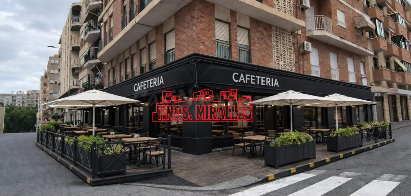 SE VENDE  LOCAL  CON TRASPASO DE CARNICERIA CHARCUTERIA EN P
