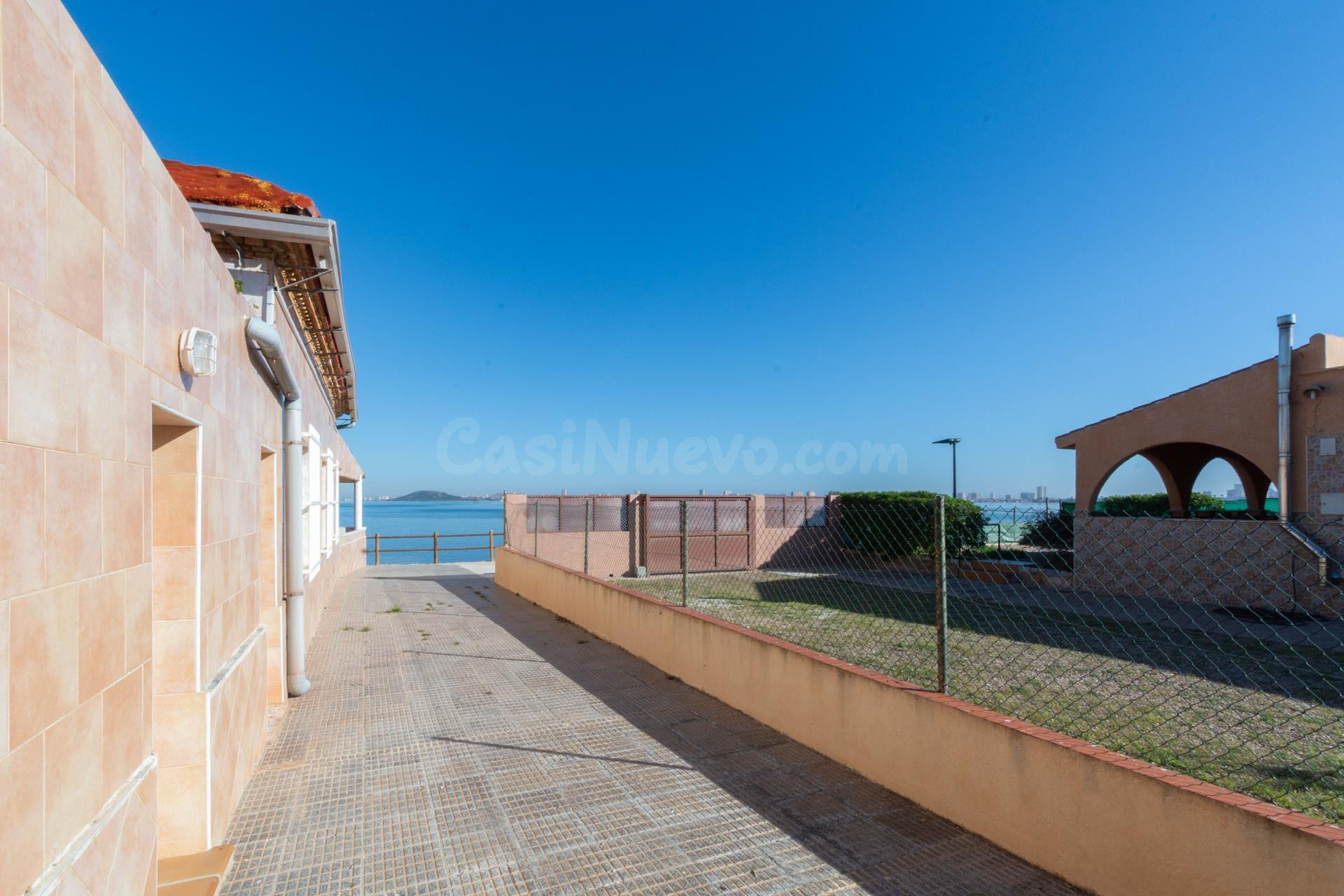 AMPLIA PROPIEDAD DE 269 m2 JUNTO AL NUEVO PASEO (PLAYA HONDA