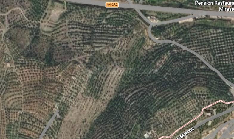 Invernadero en venta en Abla – 27.000 m2 con balsa, nave y c