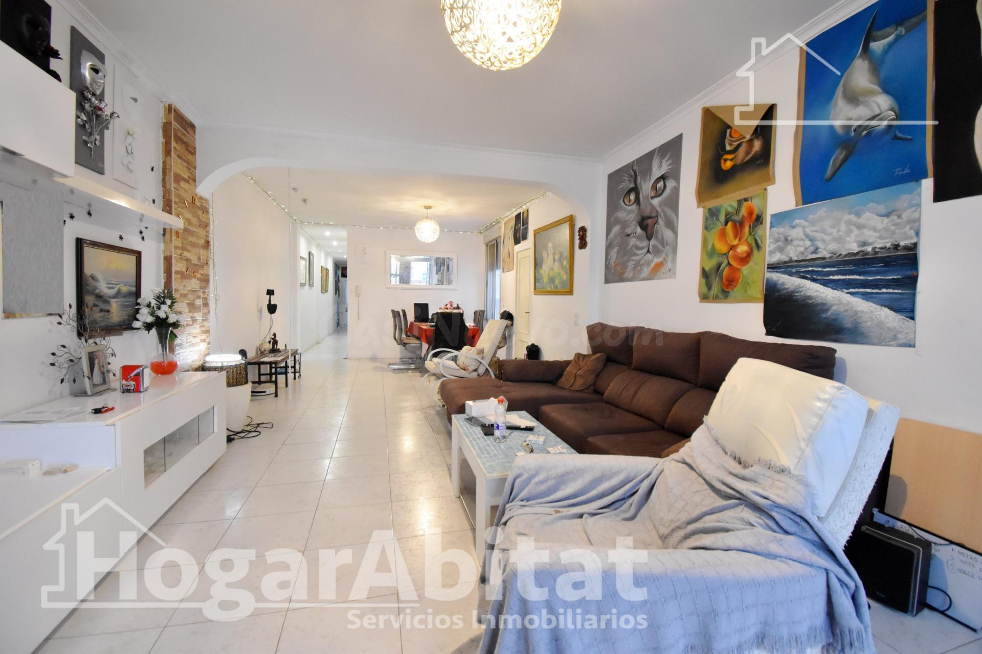 MUY AMPLIO CON 5 DORMITORIOS Y TERRAZA EN CENTRO - foto 3