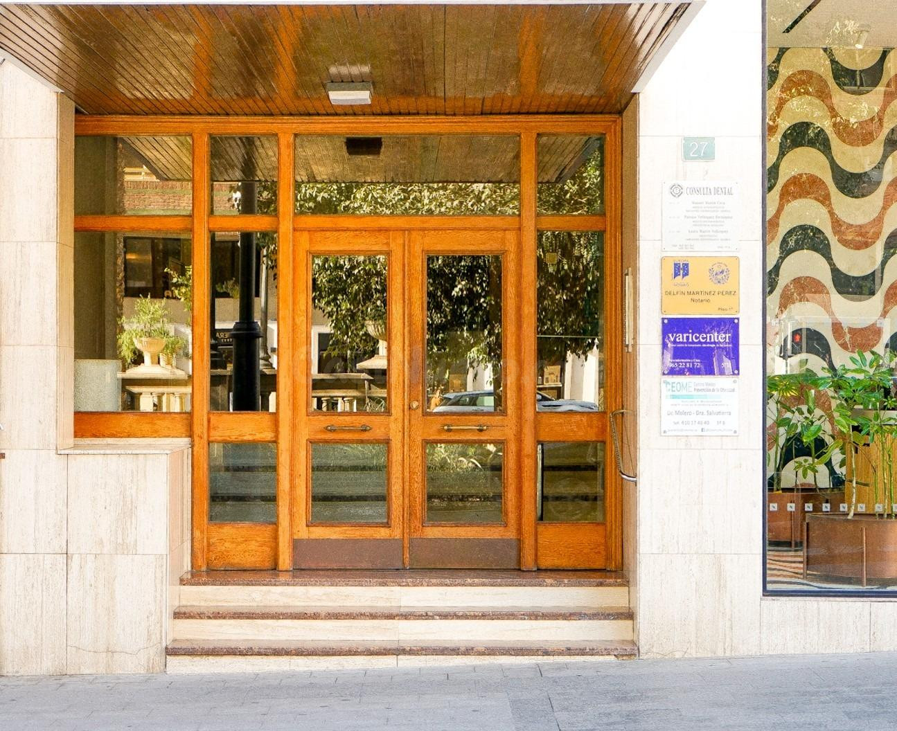 Exclusiva Propiedad en el Corazón de Alicante: Oportunidad Ú - foto 2