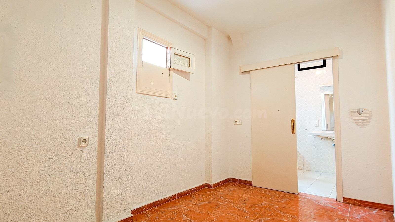 Exclusiva Propiedad en el Corazón de Alicante: Oportunidad Ú - foto 4