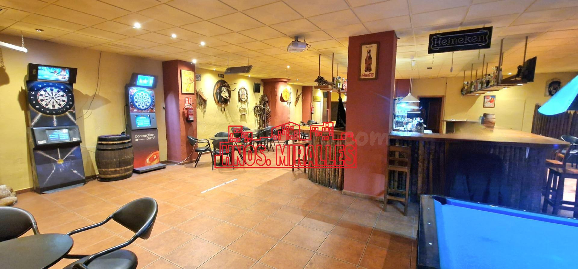 ¡¡ INTERESANTE LOCAL DE 250 METROS, DESTINADO COMO BAR DE CO
