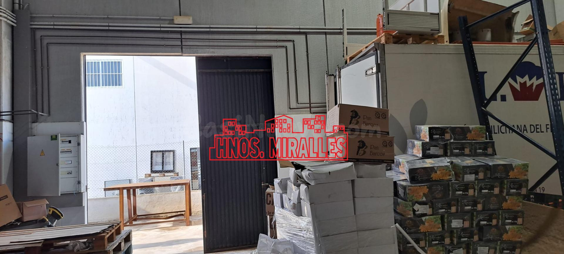 SE VENDE NAVE CON CAMARA FRIGORIFICA DE CONGELACION EN POLIG