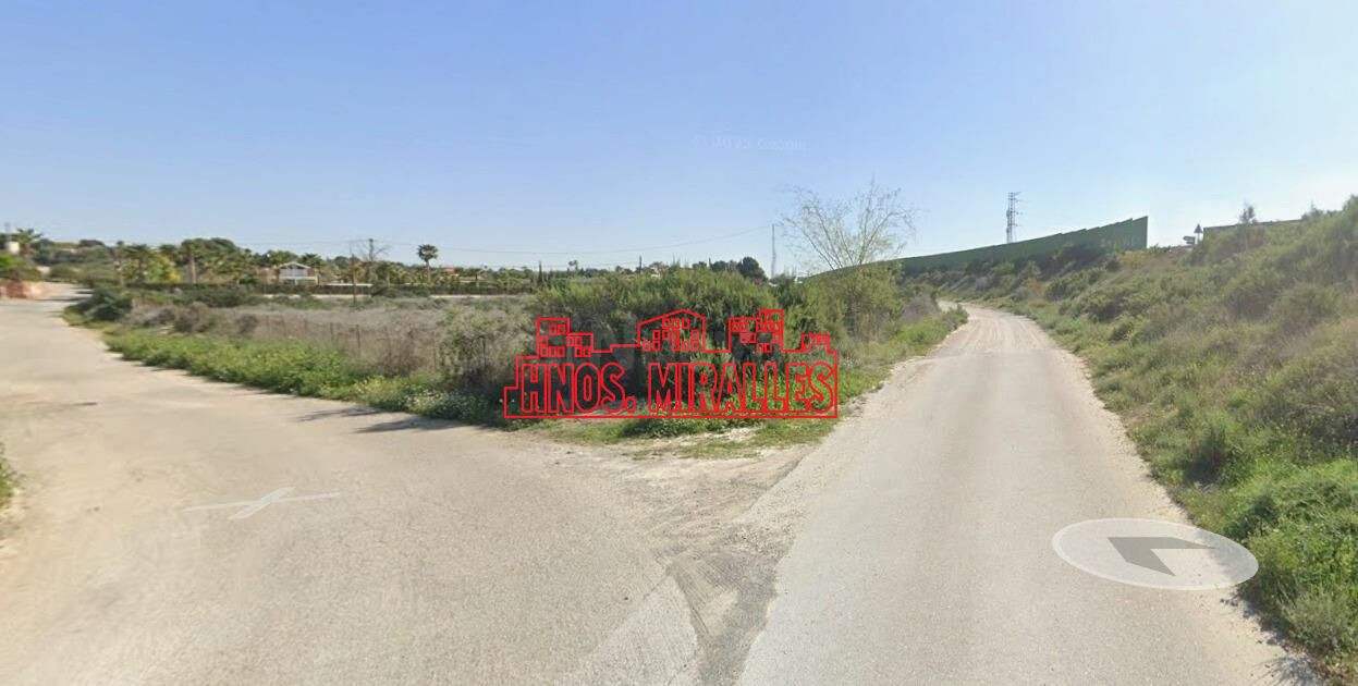 SE VENDE TERRENO EN CTRA. CREVILLENTE
