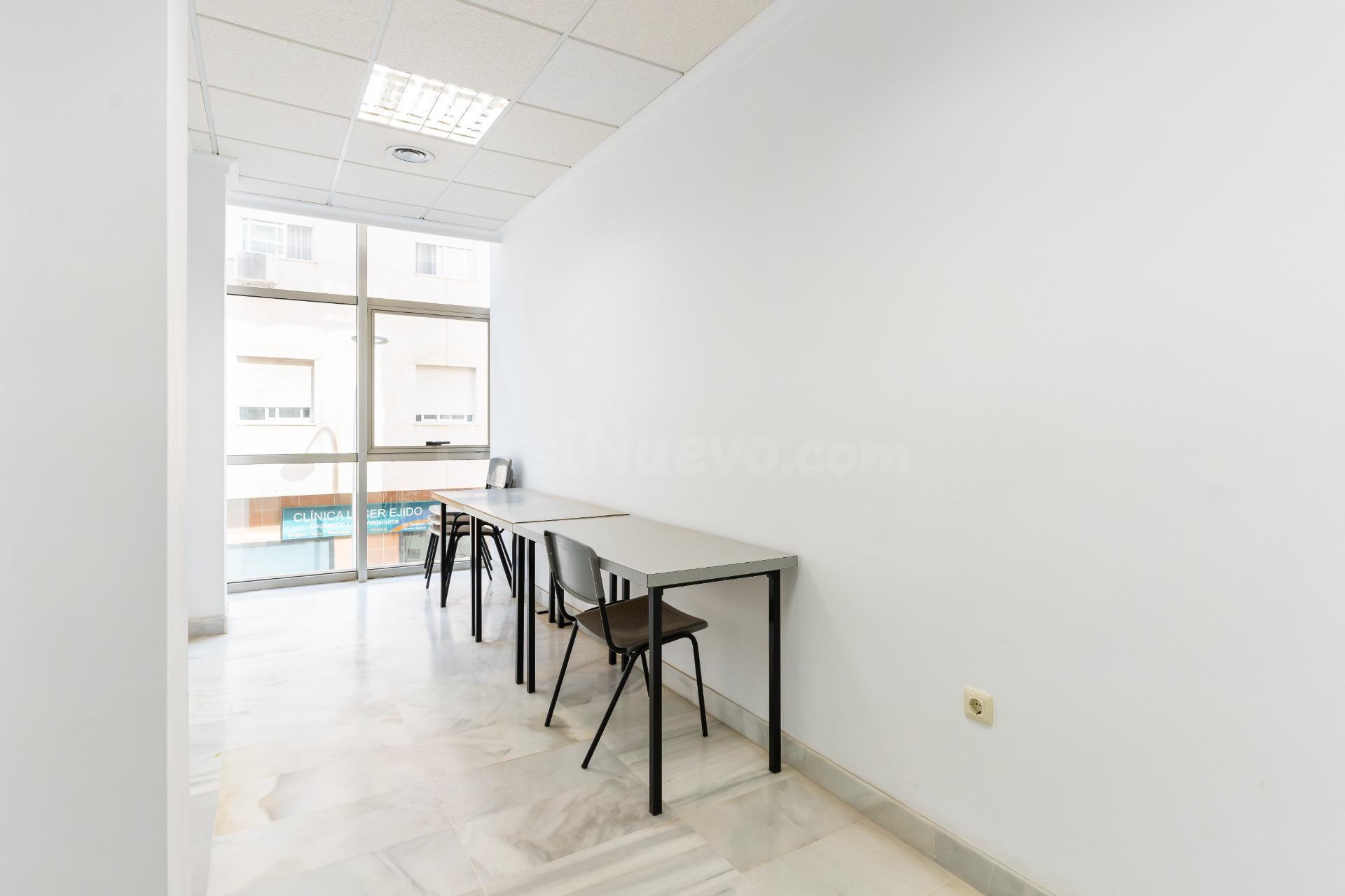 Oficina en venta en el centro de El Ejido. - foto 5
