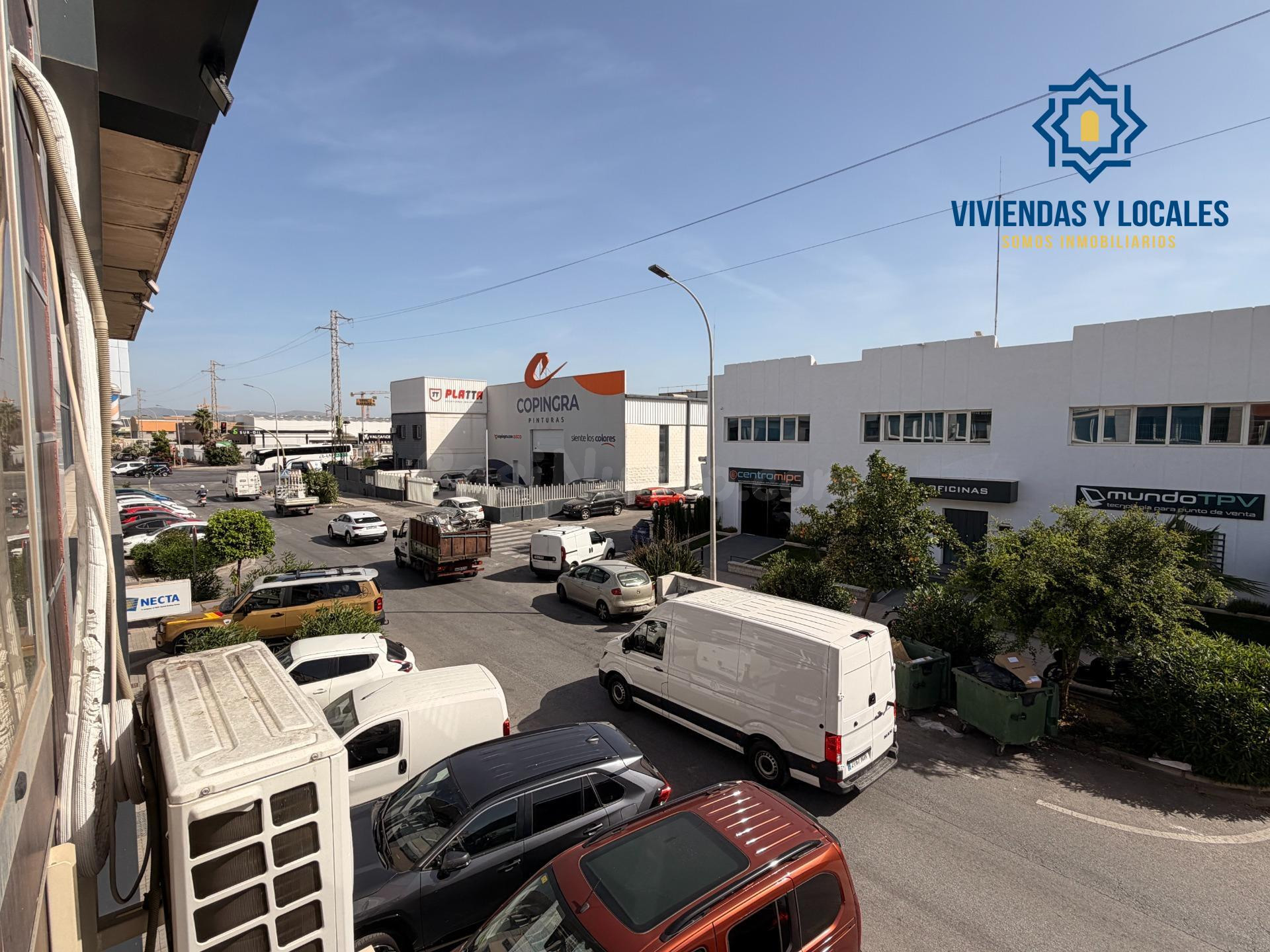 Se alquila local nave en perfecto estado en Polígono Juncari - foto 4