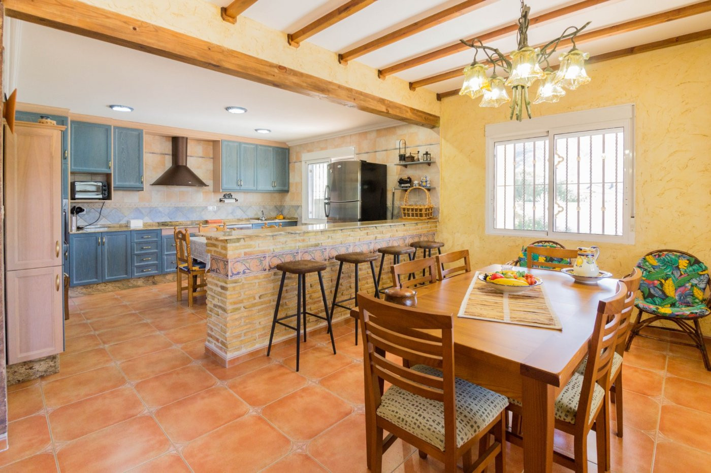 VILLA DE LUJO CON PISCINA PRIVADA Y PARCELA DE 3.100M2 EN RE - foto 3