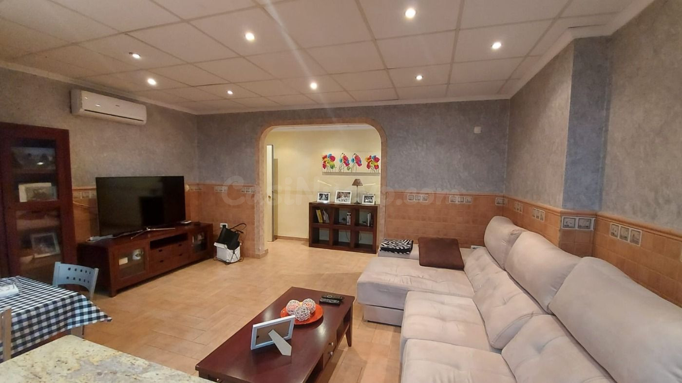 Casa con negocio en funcionamiento en Santa María del Águila - foto 3