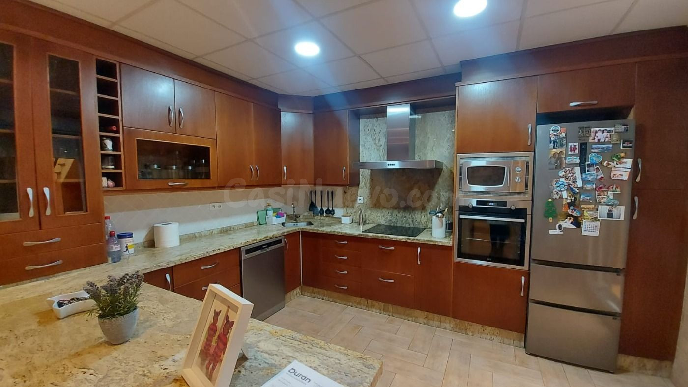Casa con negocio en funcionamiento en Santa María del Águila - foto 4