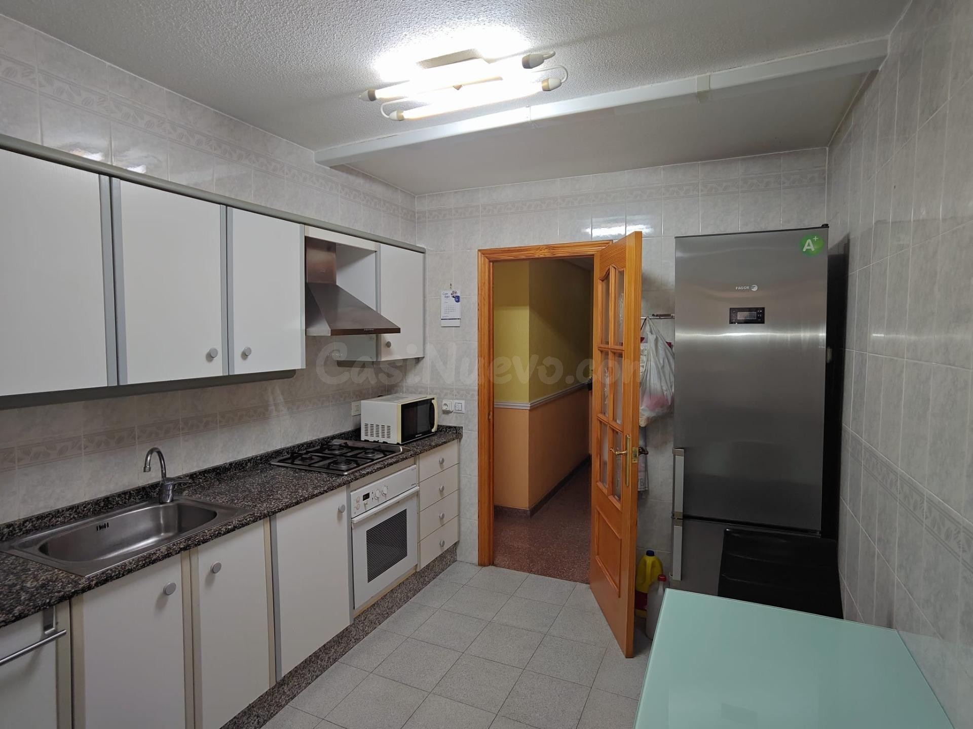 Vivienda amplia con ascensor - foto 4