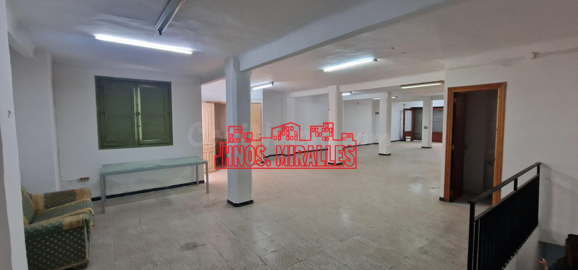 ¡¡ INTERESANTE Y EXTRATEGICO LOCAL HE IDEAL PARA CONVERTIRLO EN LO QUE QUIERA HACER MAS RENTABLE DE INVERSIÓN !!