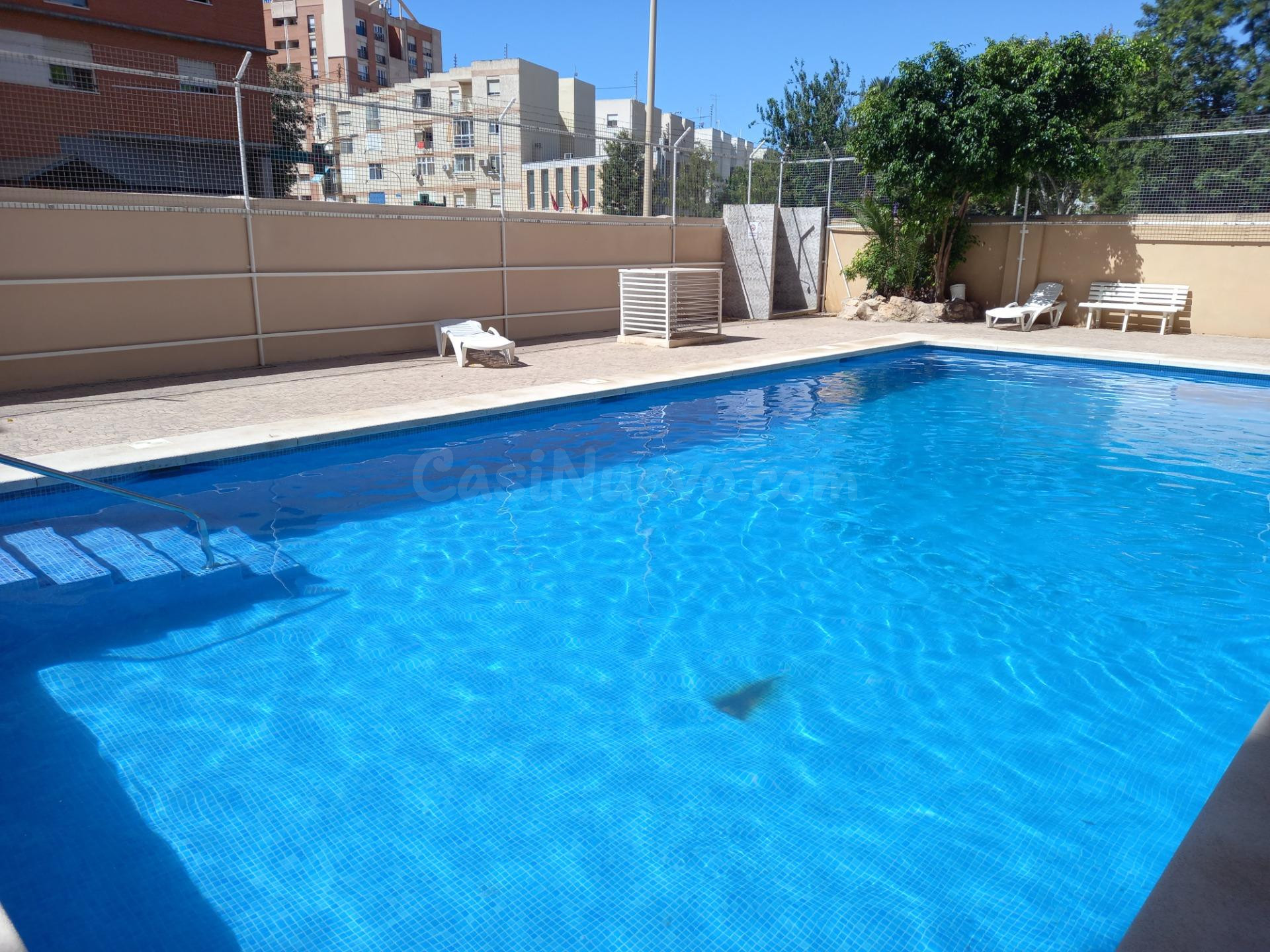 Piso reformado A ESTRENAR con garaje y piscina en Urb. Estre - foto 2