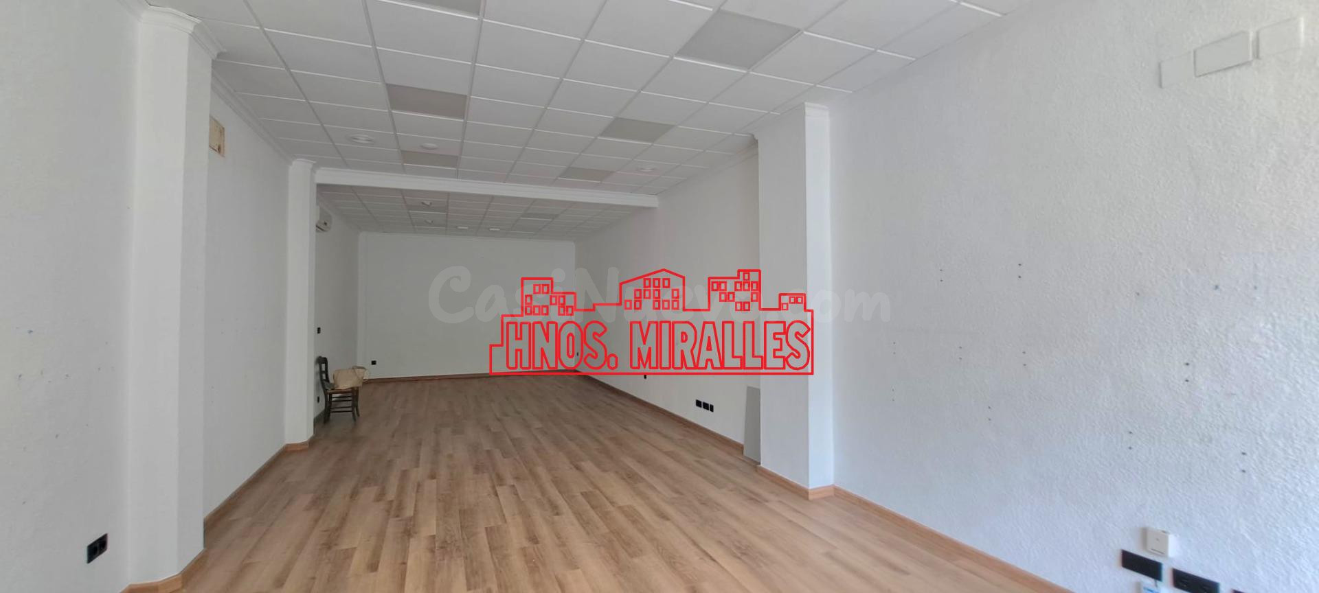 SE ALQUILA LOCAL COMERCIAL, DIVIDIDO EN 2 SALAS EN ELCHE (AL