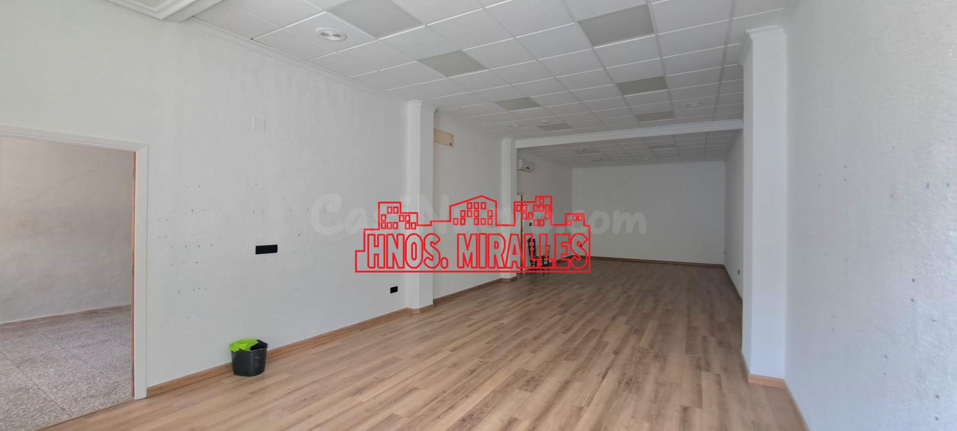 SE ALQUILA LOCAL COMERCIAL, DIVIDIDO EN 2 SALAS EN ELCHE (AL - foto 4