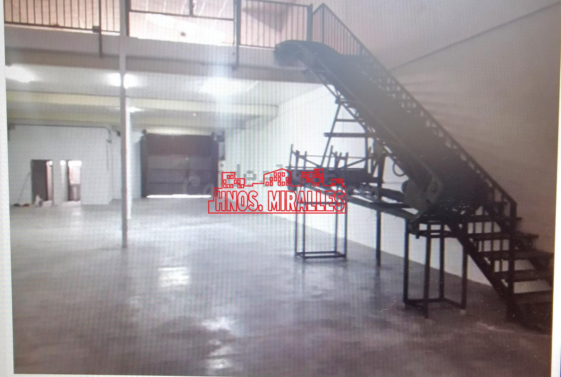 ¡¡ INTERESANTE NAVE INDUSTRIAL EN POLIGONO !! - foto 3