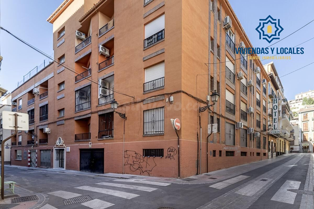 PISO JUNTO A GRAN VÍA
