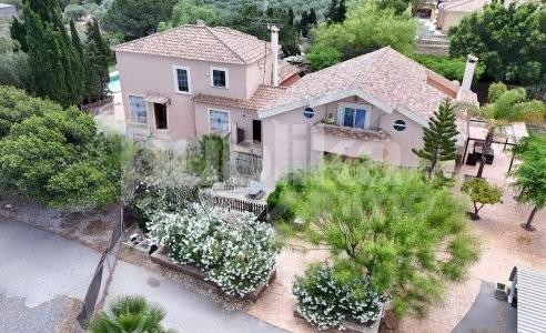 Casa 12 habitaciones 540m² en venta - Maitino-Perleta