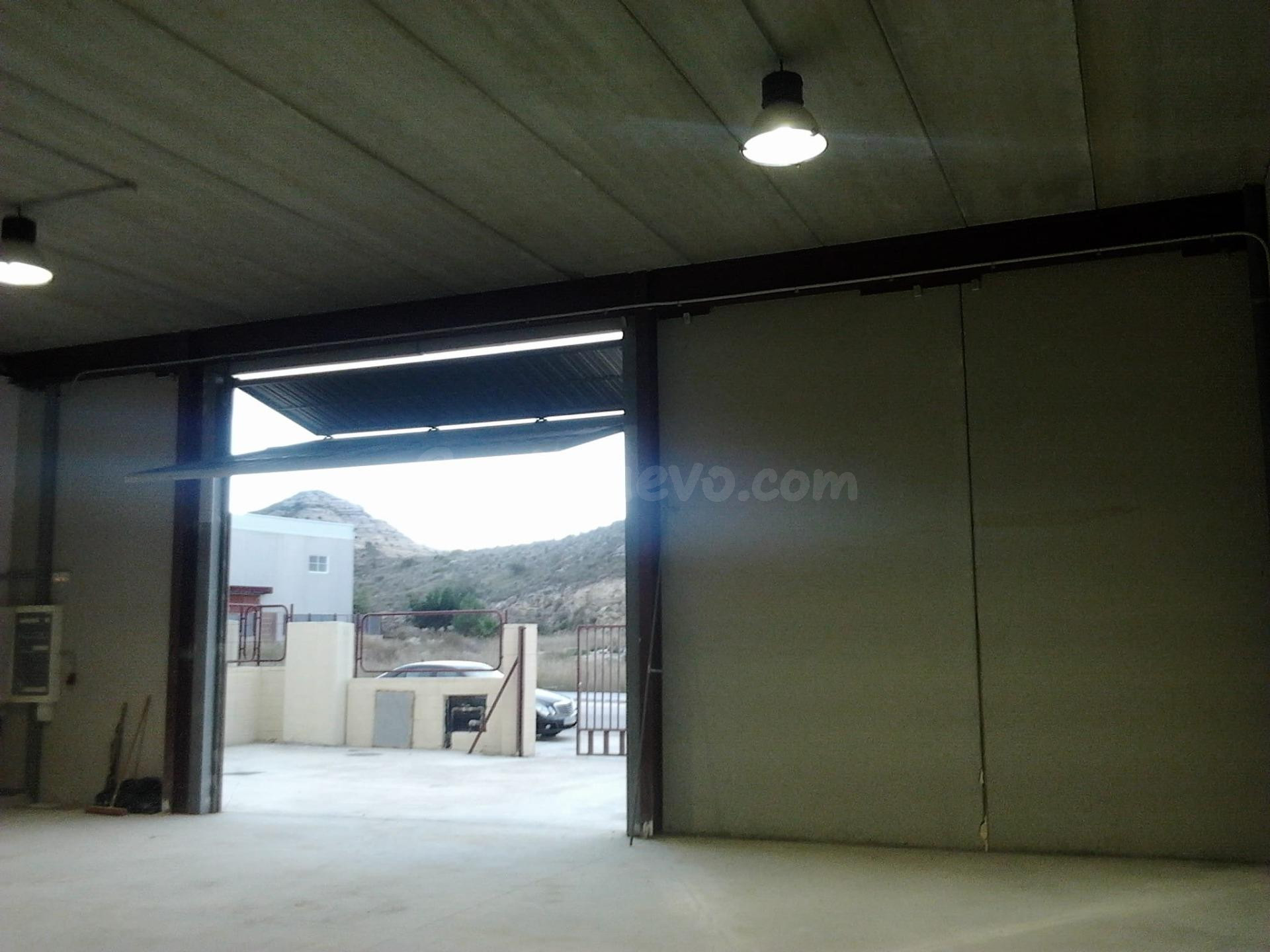 SE ALQUILA NAVE EN 3 HNAS DE ASPE (ALICANTE) - foto 2