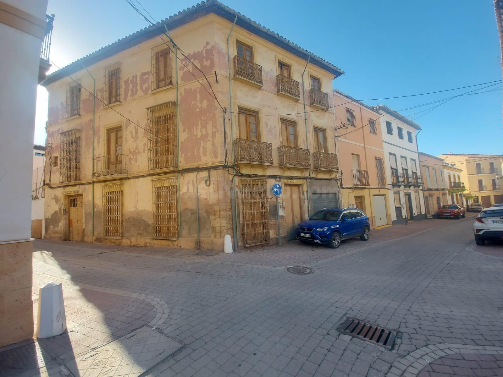 Casa de 3 plantas en venta en Berja Centro para reformar - foto 3