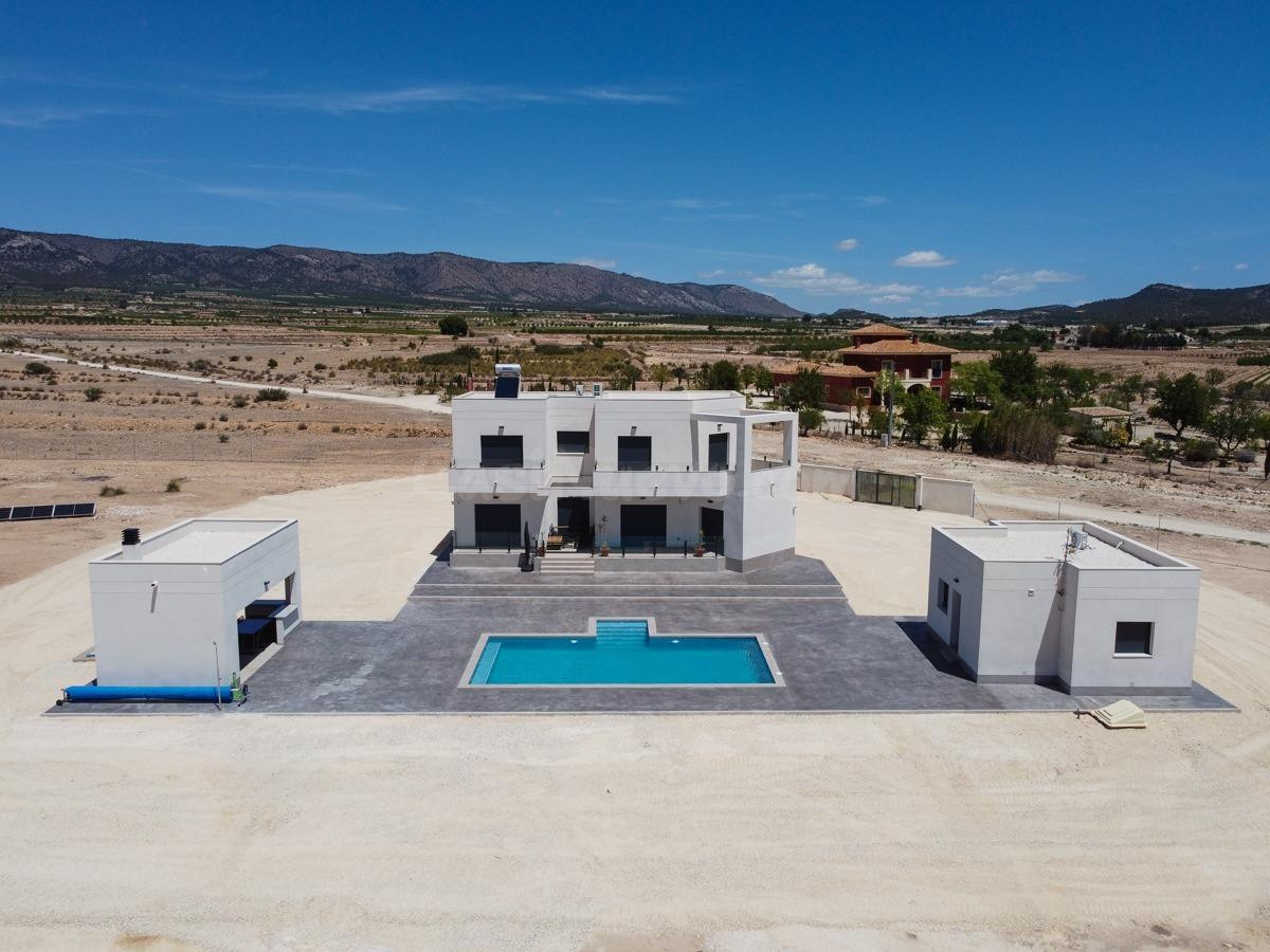 VILLAS DE OBRA NUEVA EN PINOSO