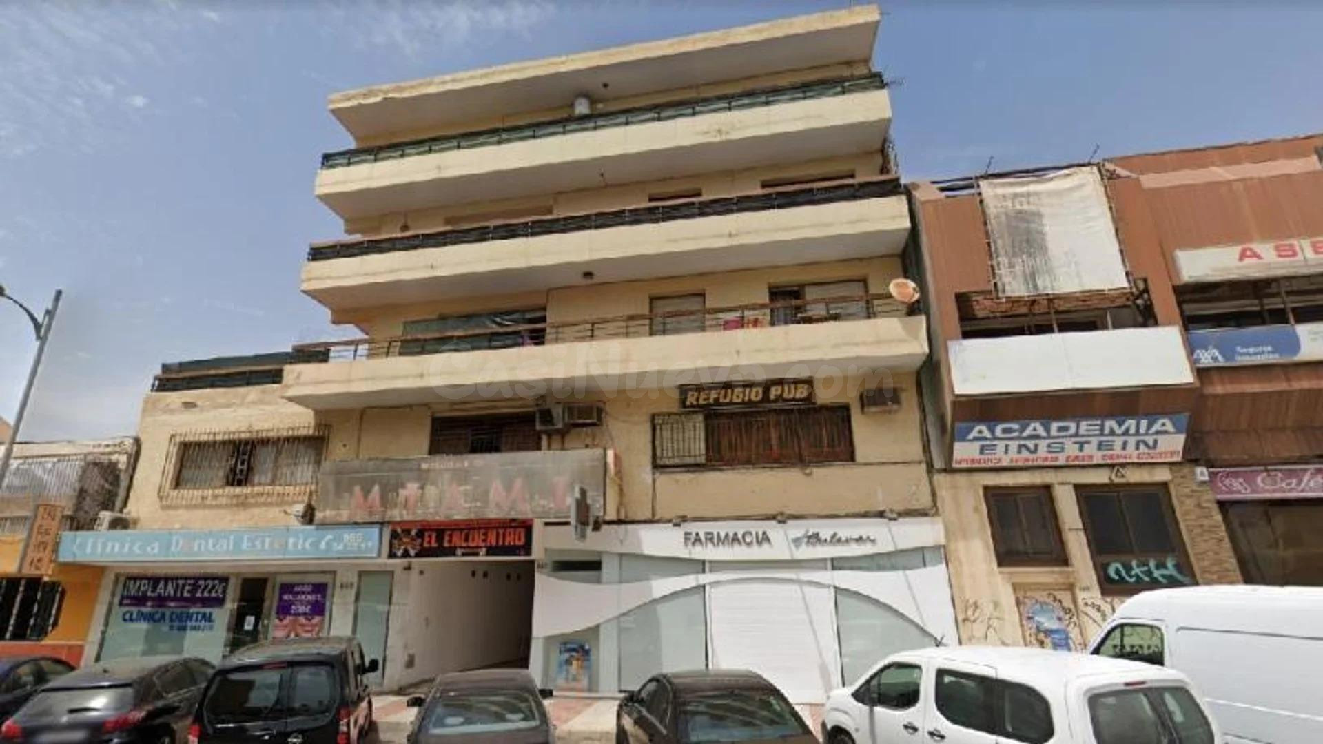 Local comercial en venta en Avda Carlos III .
