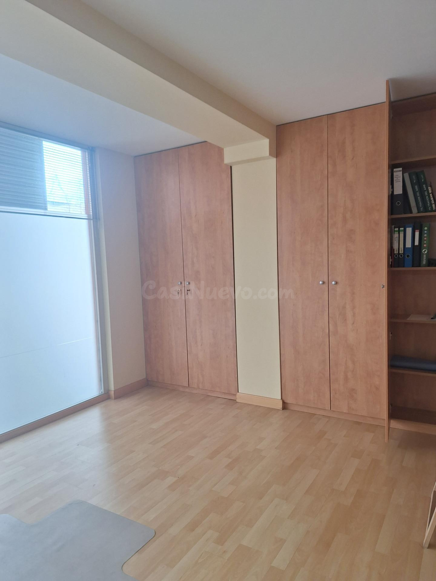 Amplio Local Comercial en Alquiler - Buztintxuri, Pamplona - foto 3