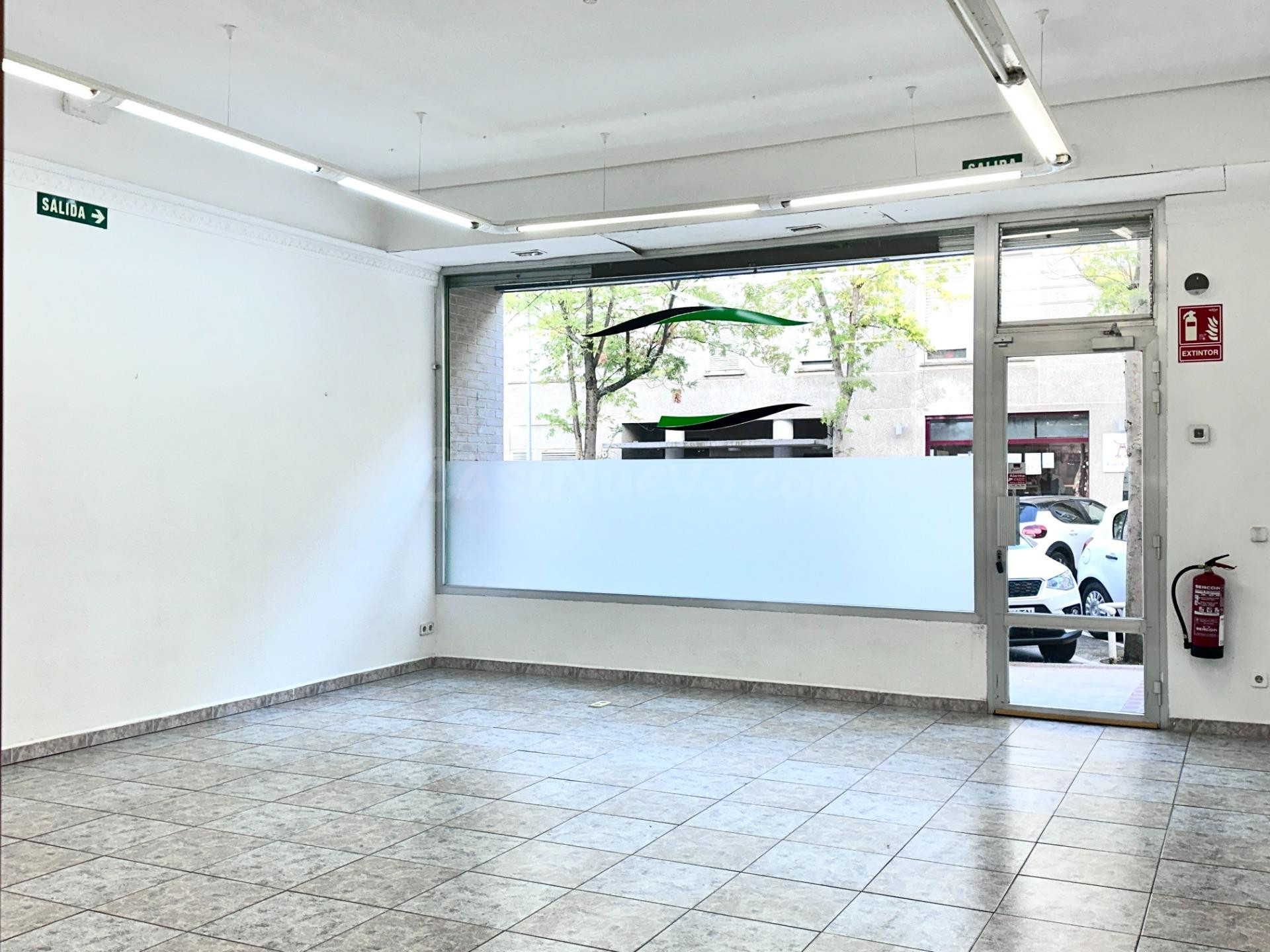 VENTA DE LOCAL EN MENDILLORRI BAJO - foto 3