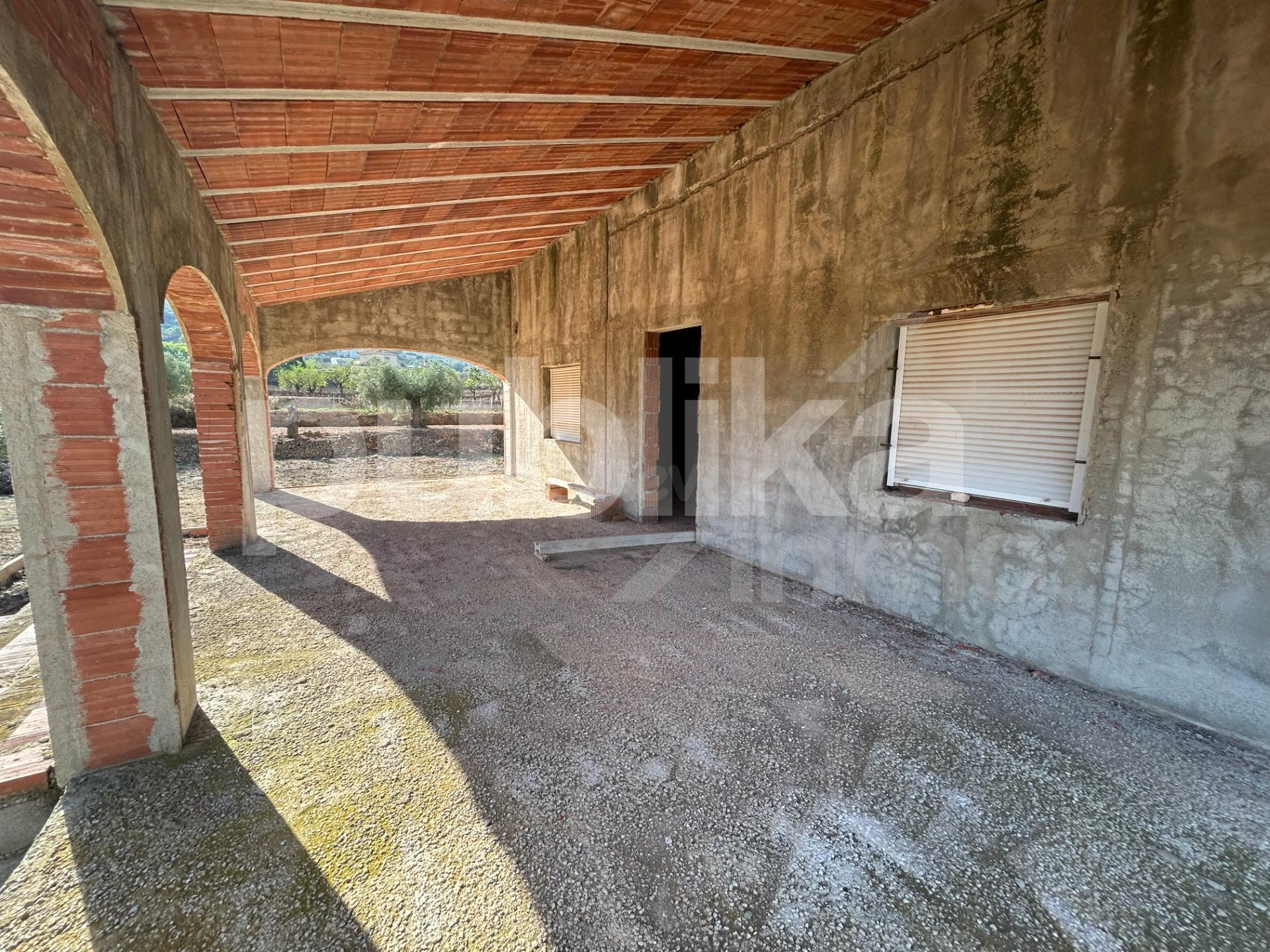 Finca rústica con construcción - foto 3