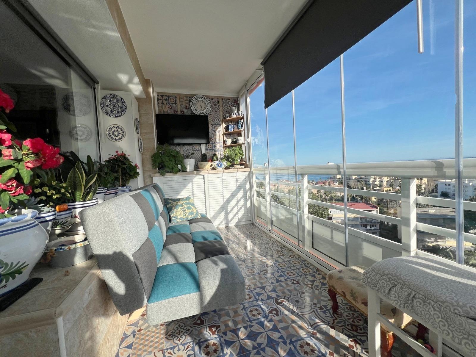 Piso en última planta de 2 dormitorios en La Carihuela