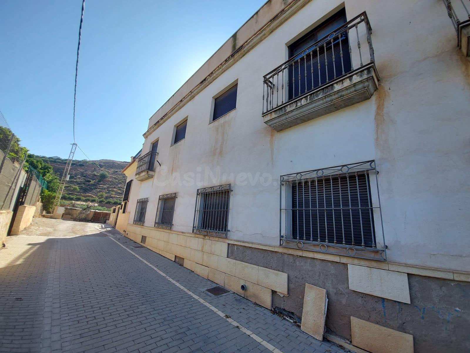 Edificio de 12 viviendas en venta en Dalias