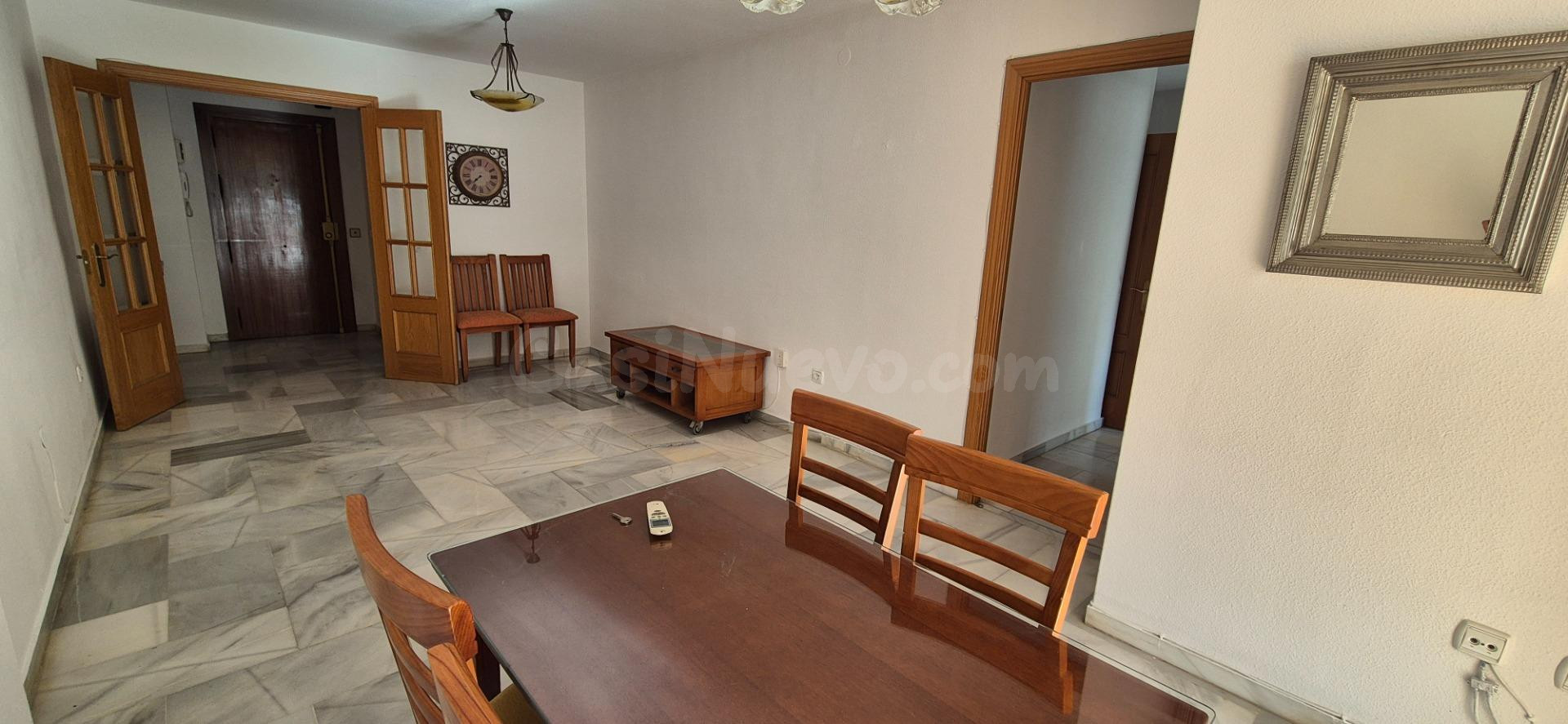 EN VENTA PISO EN LA CARIHUELA con 4 dormitorios y 2 baños en - foto 3