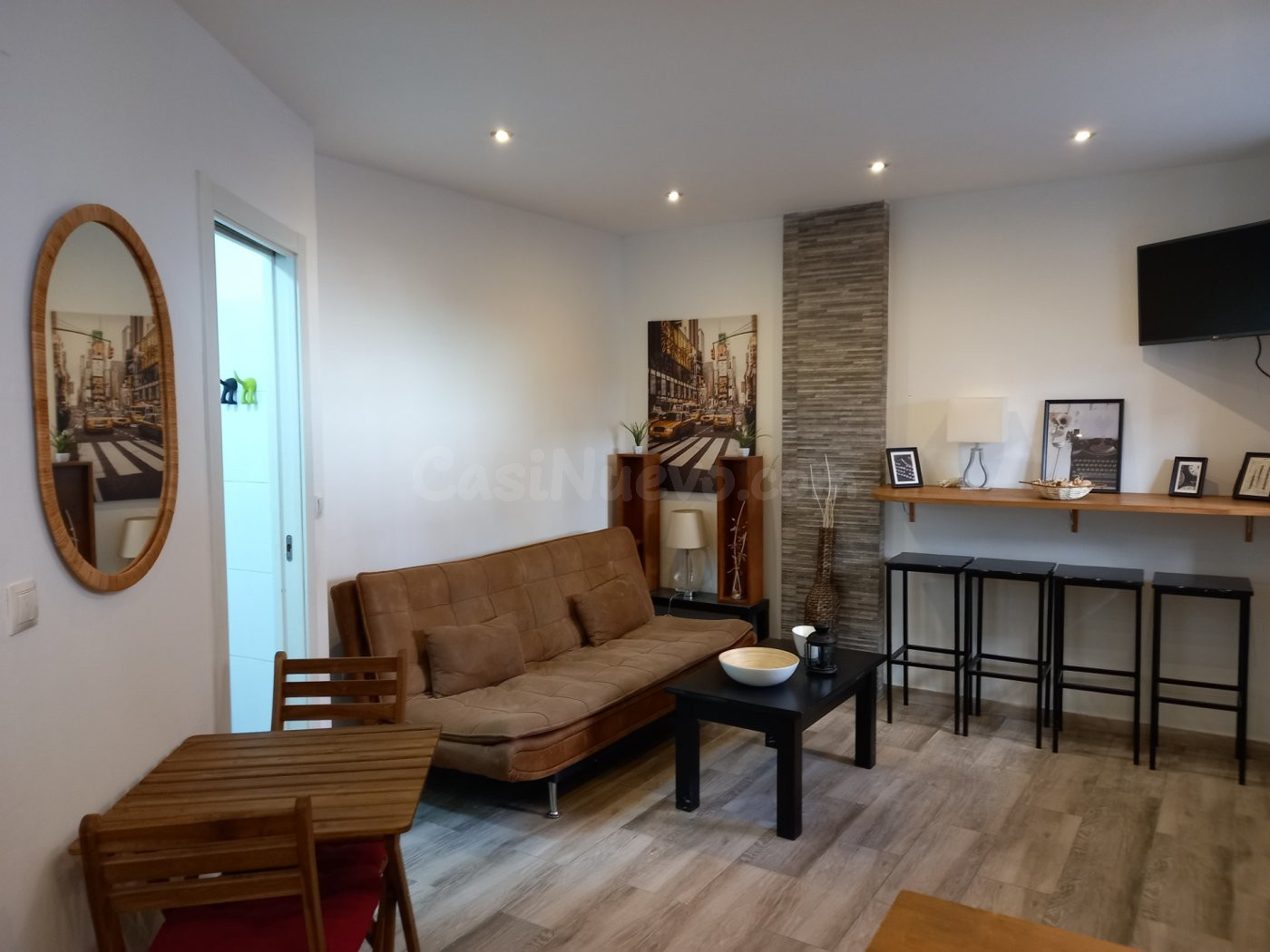 SE ALQUILA PARA LARGA DURACIÓN – CASA DÚPLEX EN EL CENTRO DE