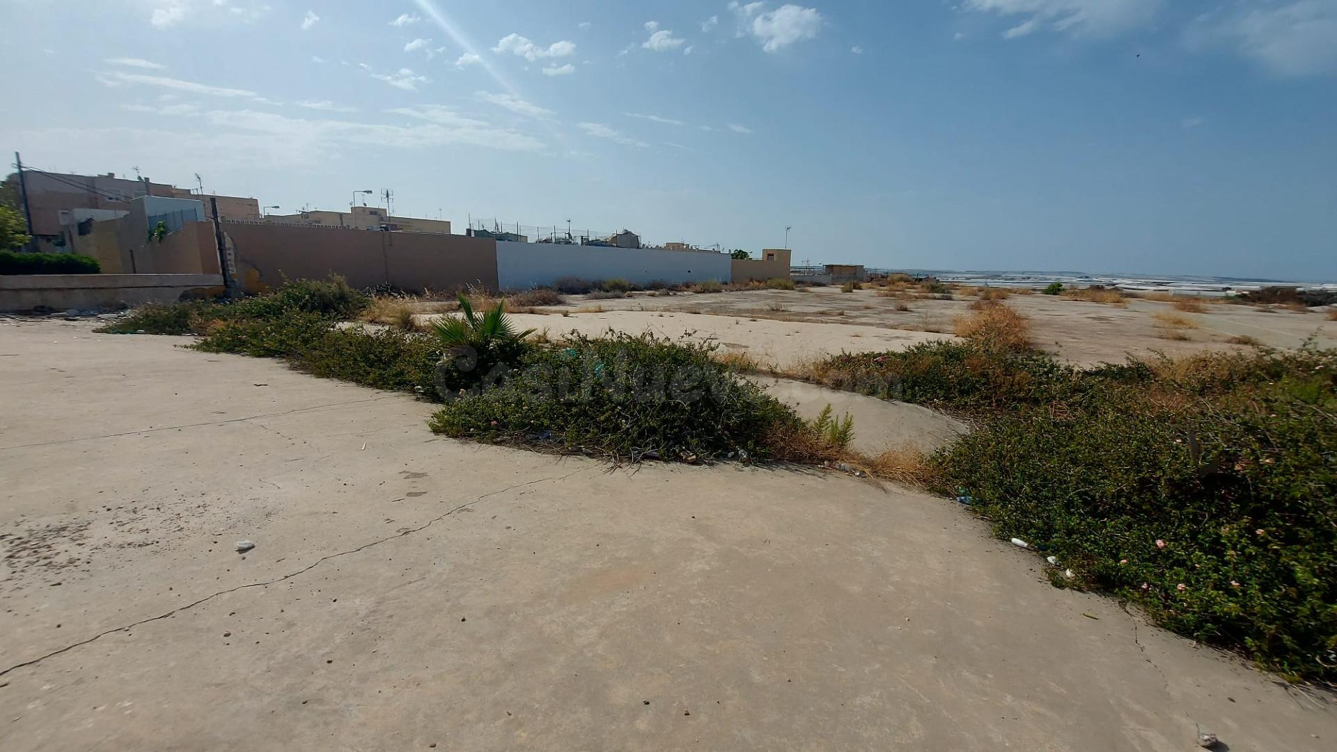 Solar urbano en venta en Santa María del Águila, junto al Bulevar