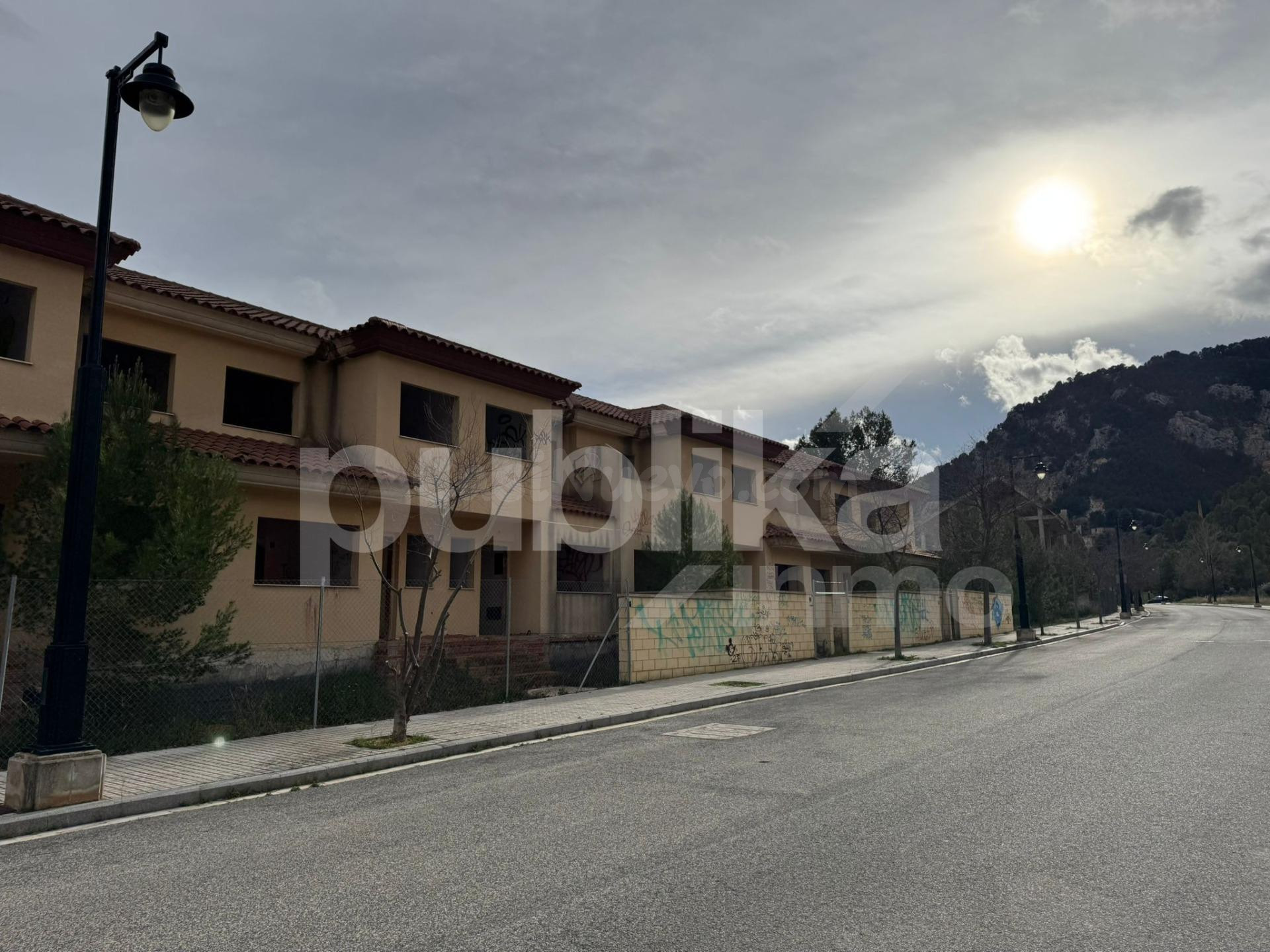 Edificio 3 habitaciones 6790m² en venta - Barri Zona Nord