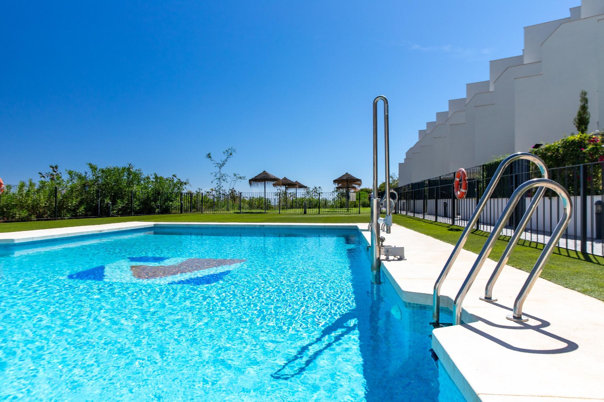 ESPECTACULAR CHALET PAREADO EN VENTA DE 4 DORMITORIOS EN BEN - foto 2