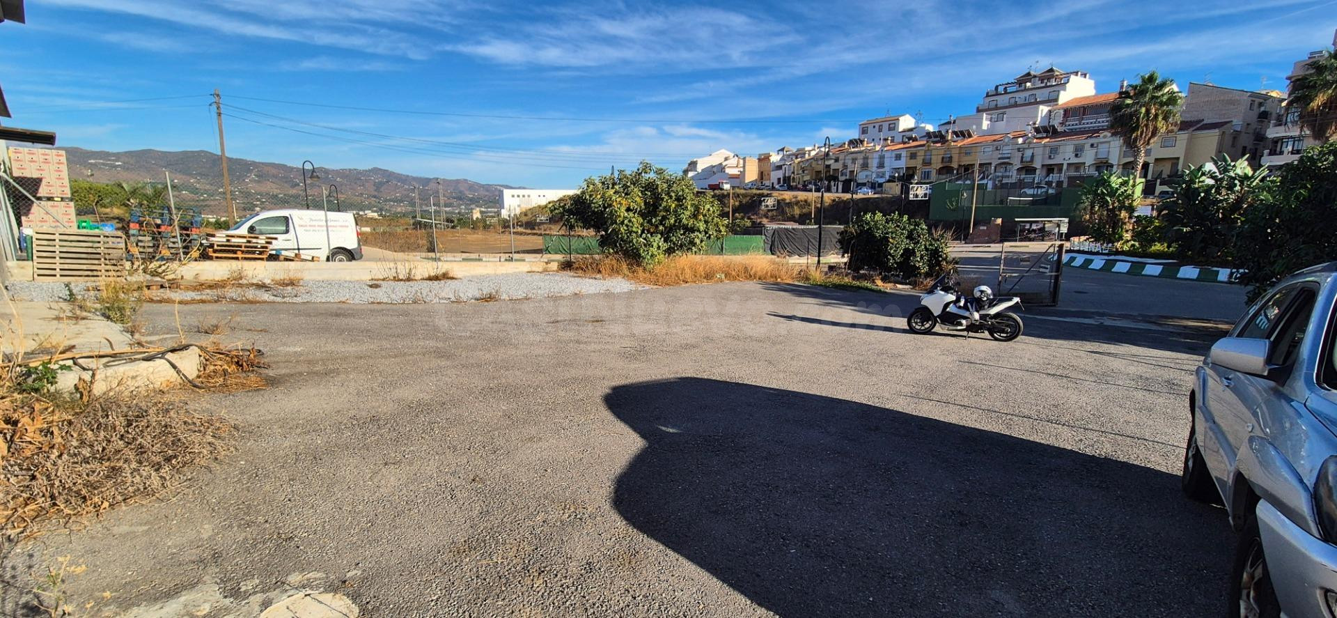Nave Industrial de 517m2 en parcela de 1000m2 en Benamocarra - foto 3