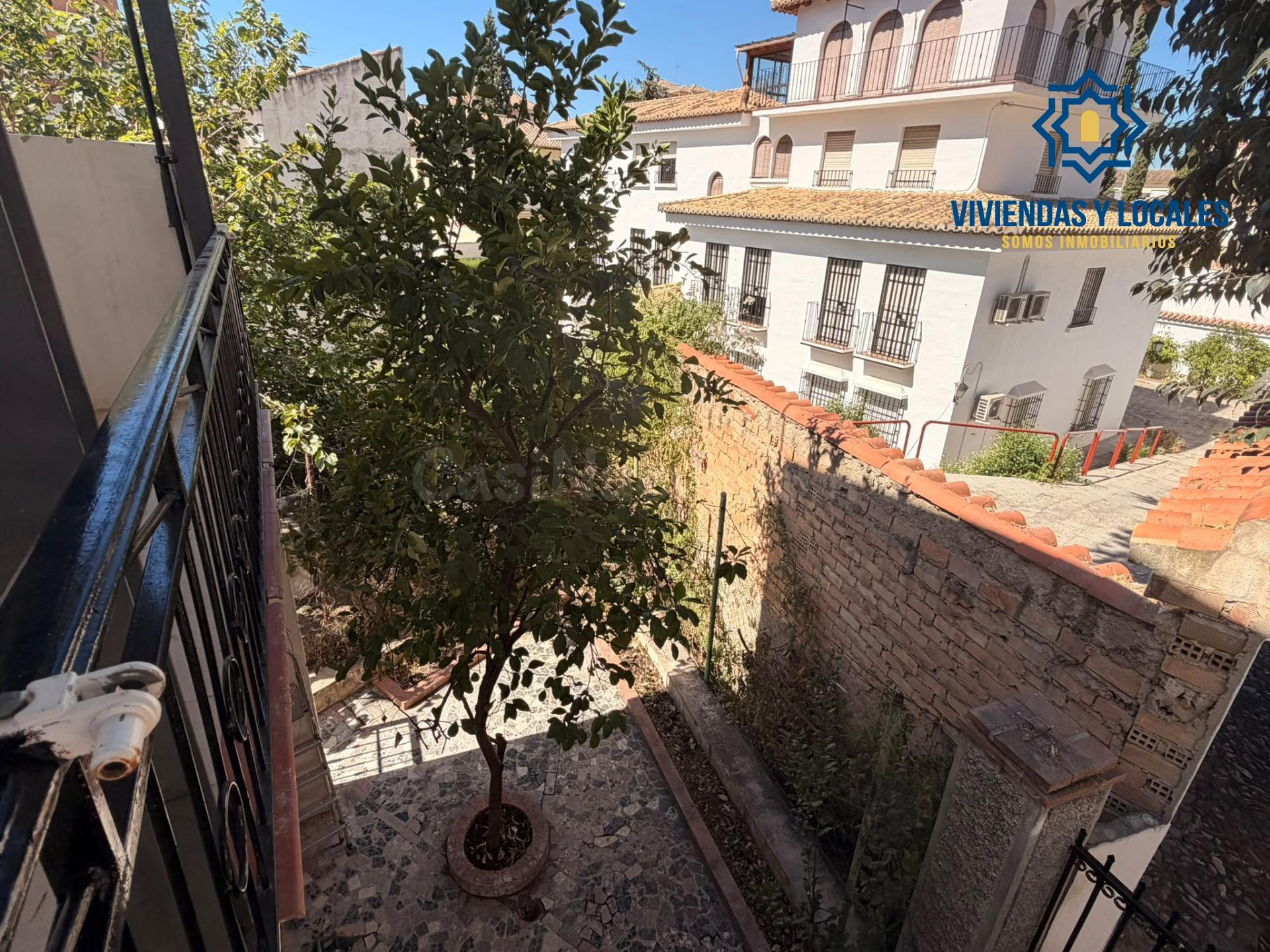 DISPONIBLE CASA CON PATIO EN CARRETERA DE LA SIERRA - foto 3