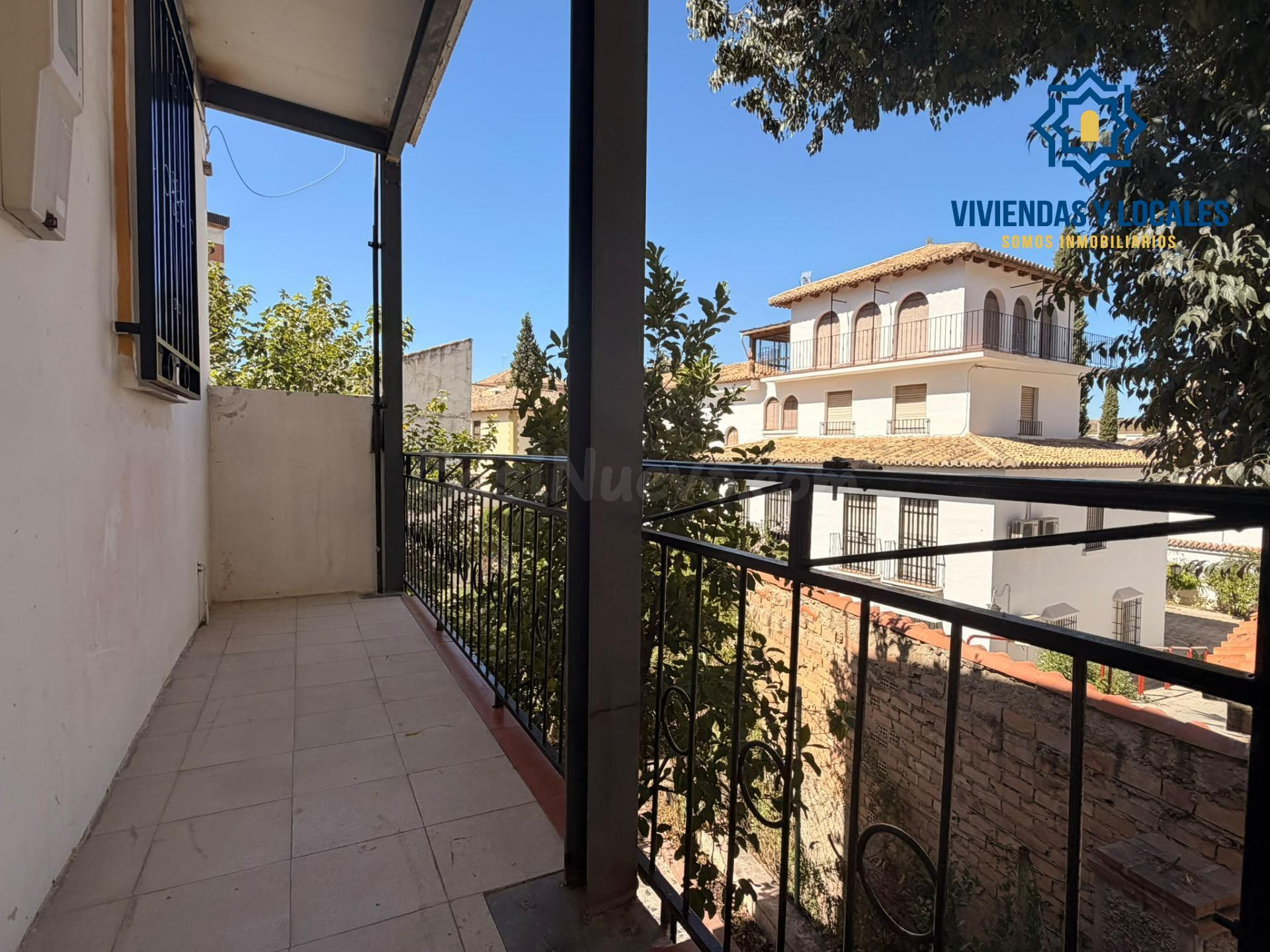 DISPONIBLE CASA CON PATIO EN CARRETERA DE LA SIERRA - foto 5