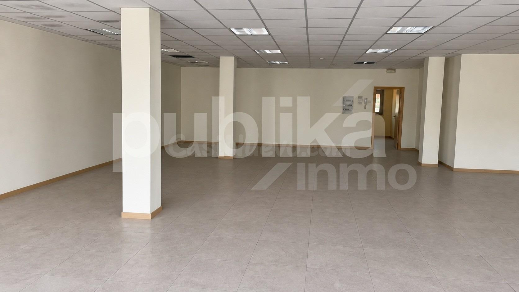 Local comercial 264m² en venta - Europolis - foto 4