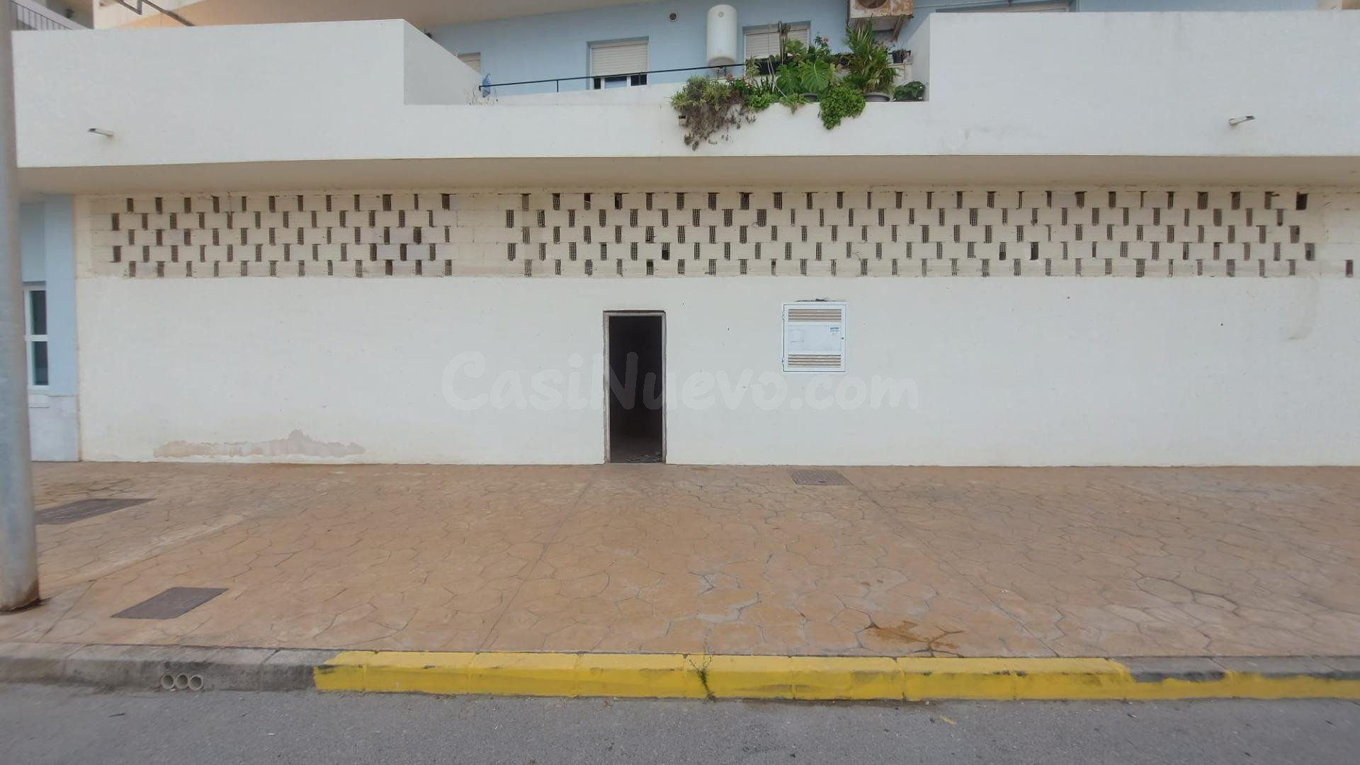 Local comercial en basto en Residencial Lagos de Almerimar - foto 2